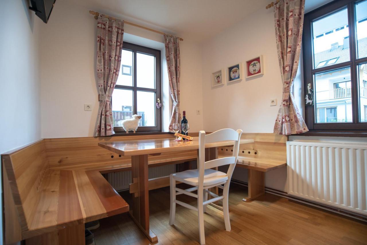 Pritlicni Apartma Hribovc Z Atrijem Kranjska Gora Buitenkant foto