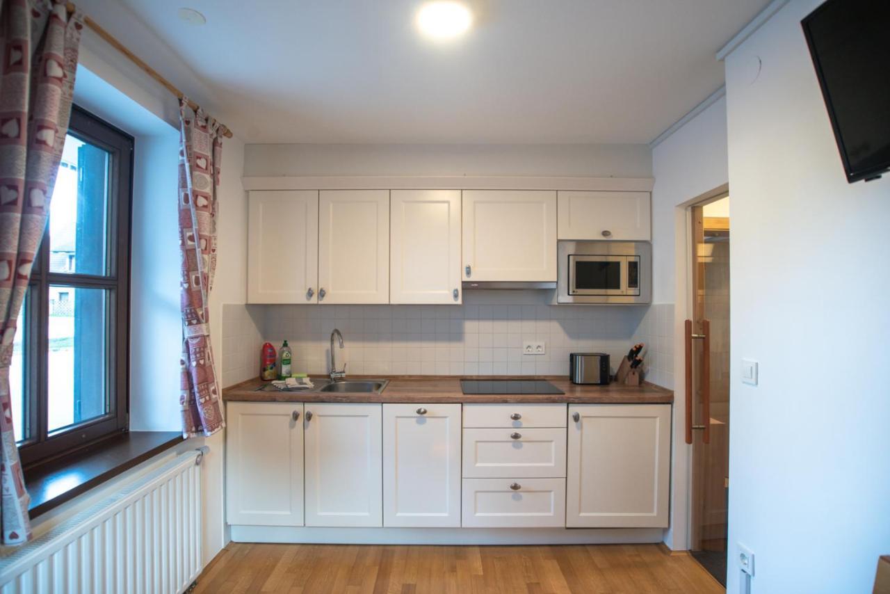 Pritlicni Apartma Hribovc Z Atrijem Kranjska Gora Buitenkant foto